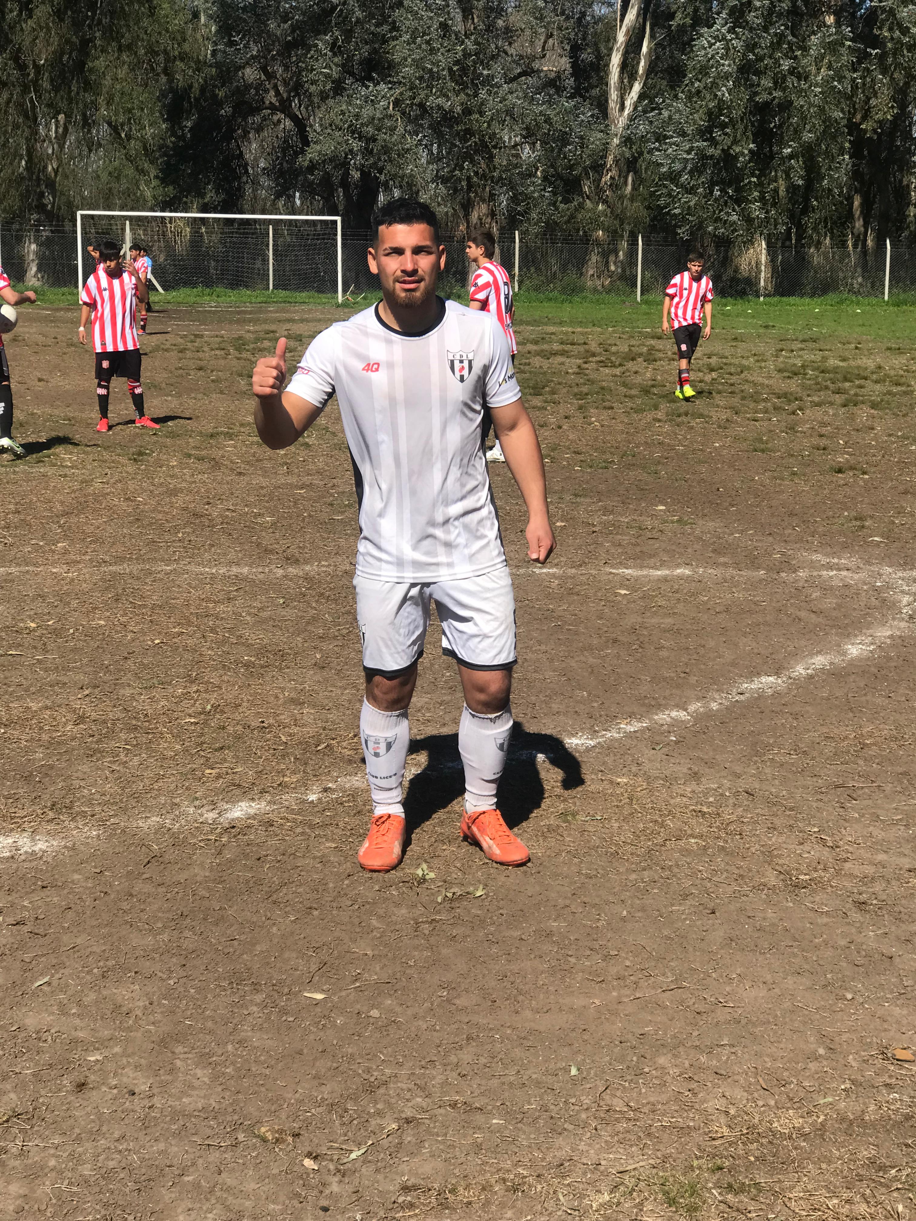Goleador Primera División - Victoria 3-1